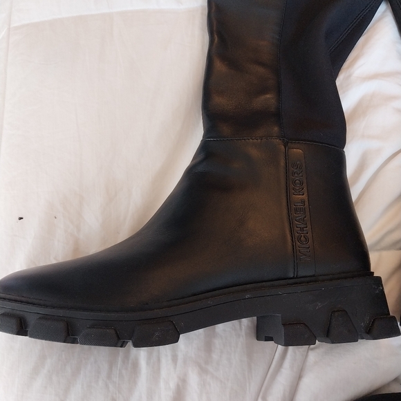 NEW Michael Kors Ridley Leather Boot fullzip boot NEW 8 - Picture 3 of 5